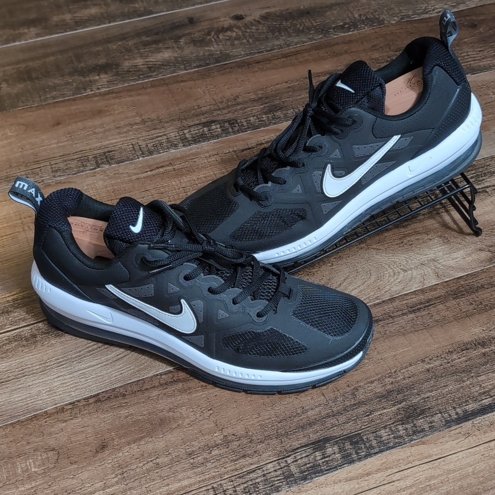Nike Air Max Genome Black/White Running Shoes Size 12.0 CW1648-003 EUC